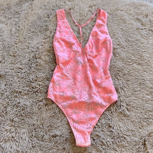 Victoria’s Secret Palm Lace Teddy S - Picture 1 of 10